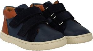 Mid-cut sneaker