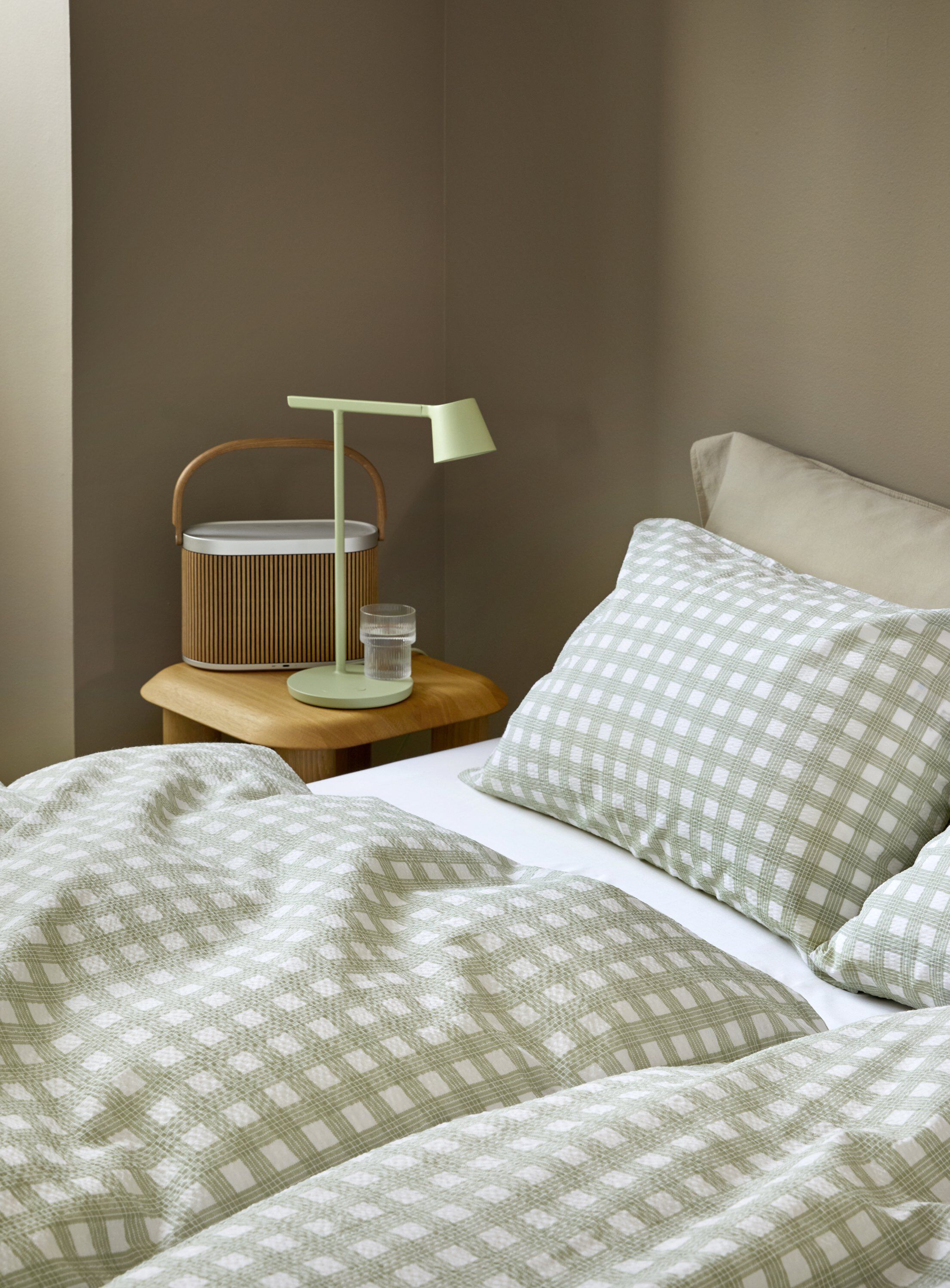 Birk senges&aelig;t tegr&oslash;n