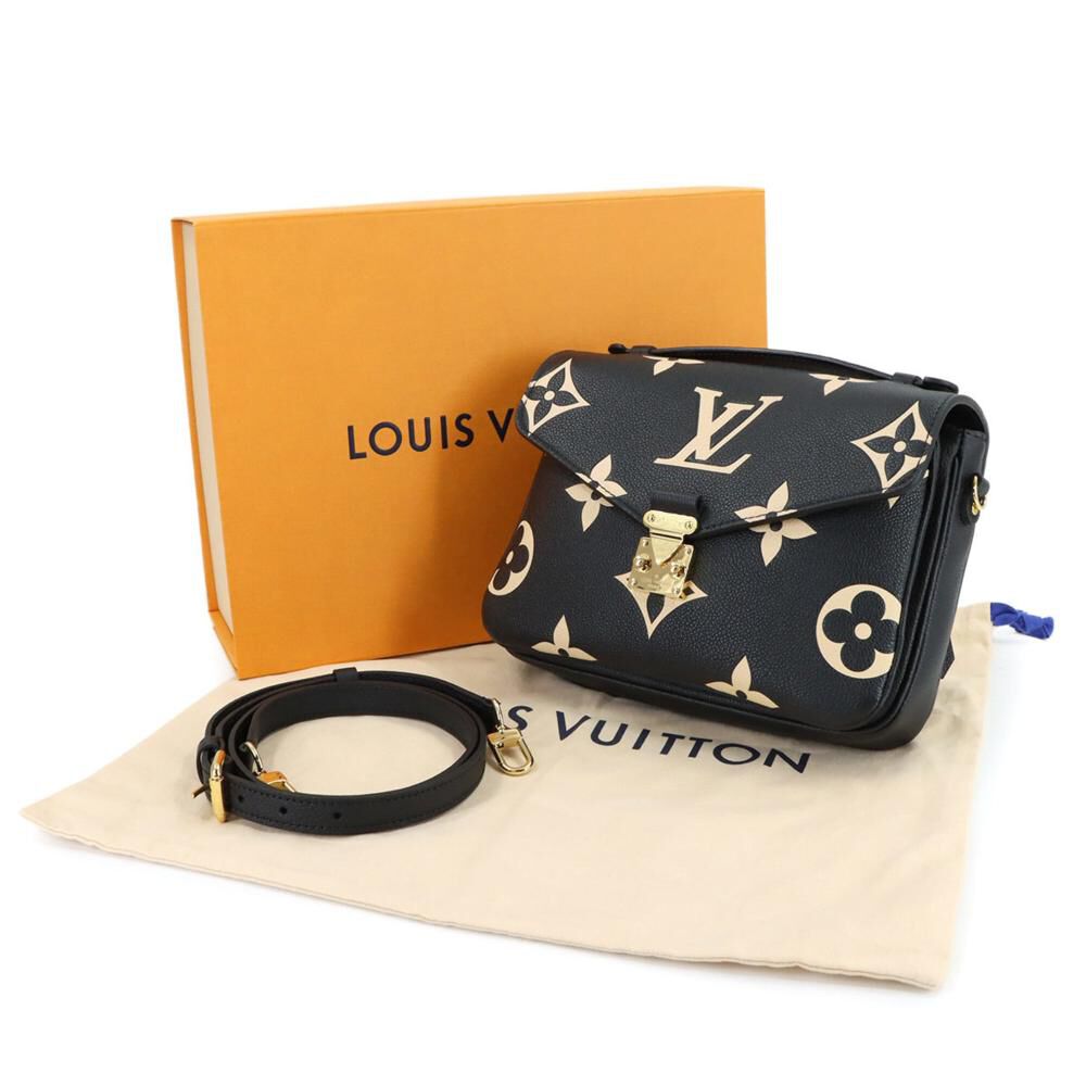 Louis Vuitton Shoulder Bags