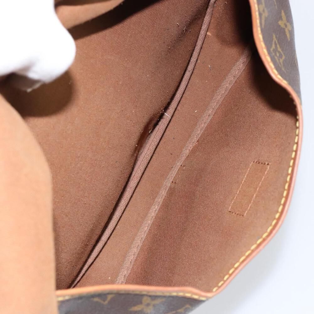 Louis Vuitton Saumur