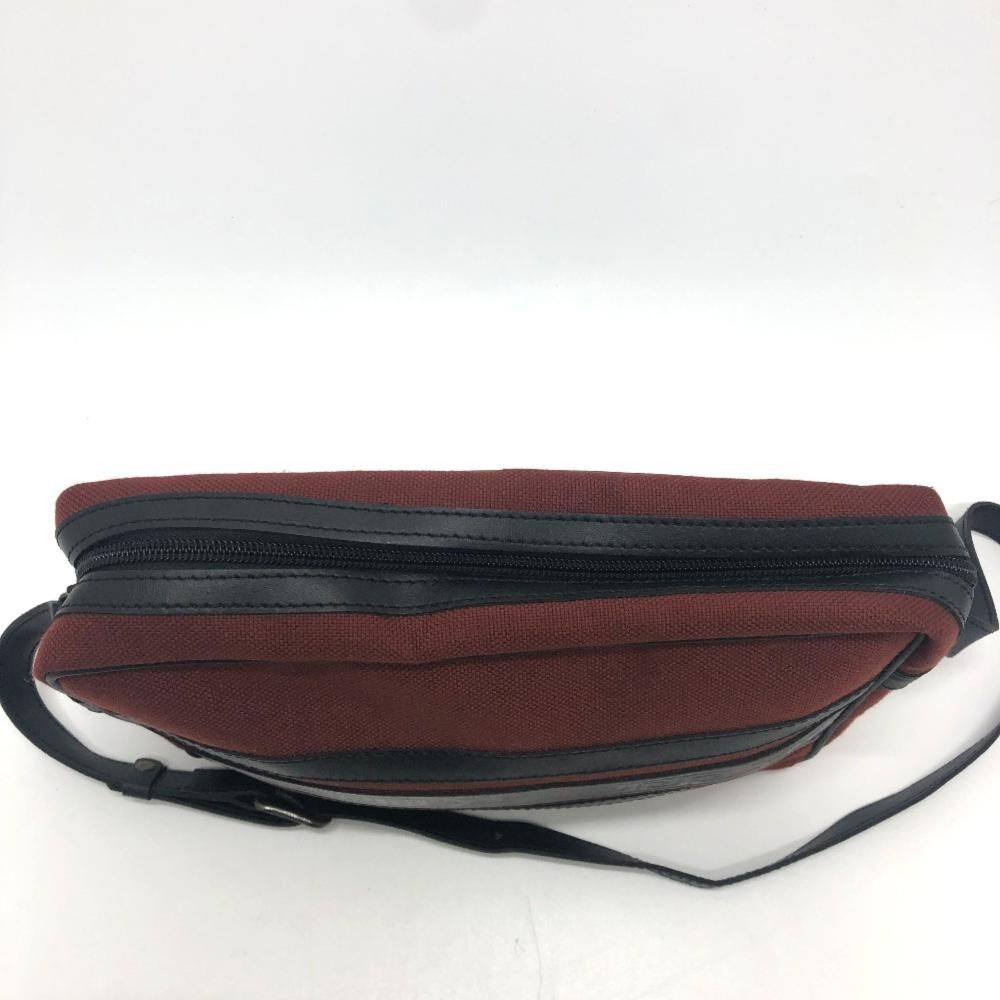 Yves Saint Laurent Shoulder Bag