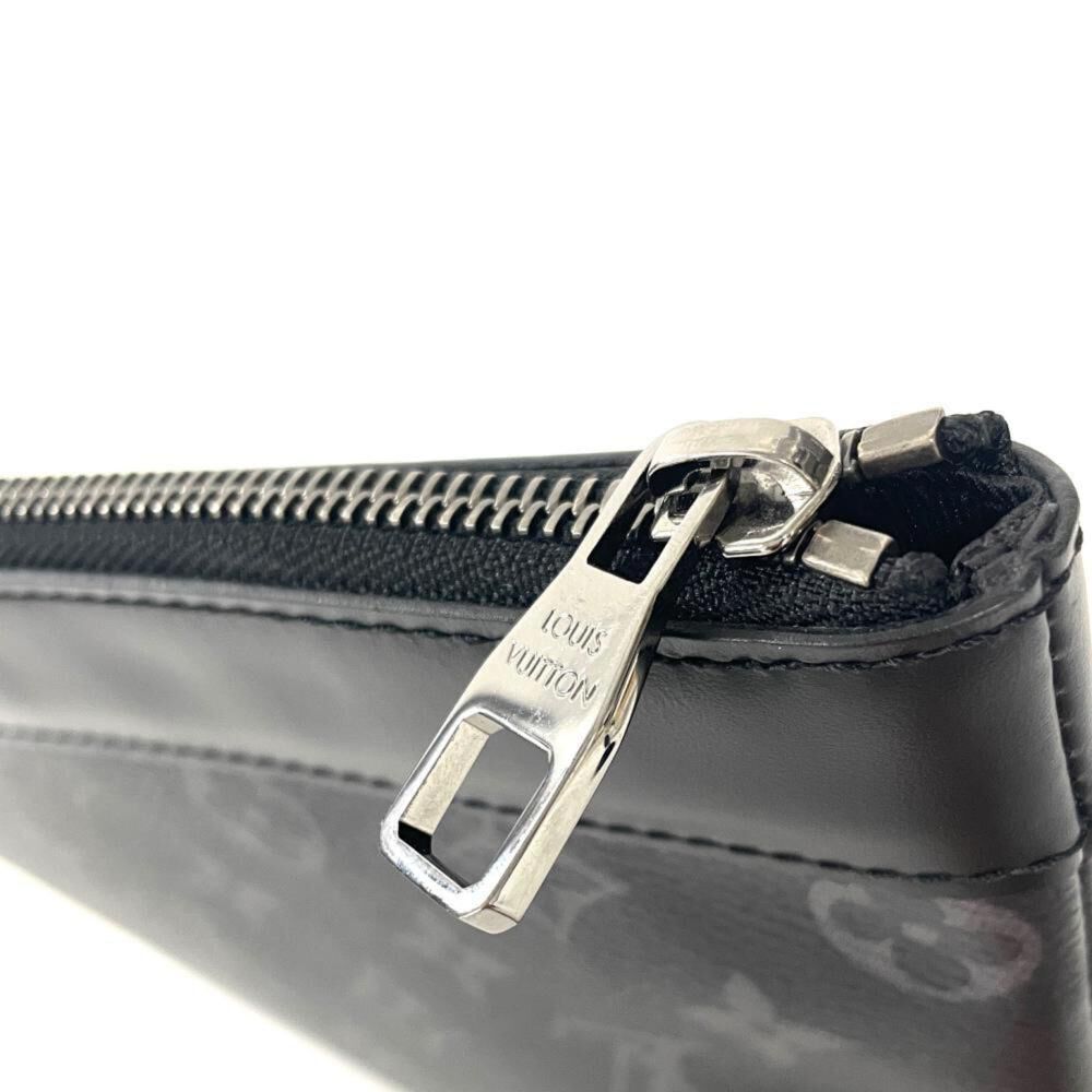 Louis Vuitton Clutch