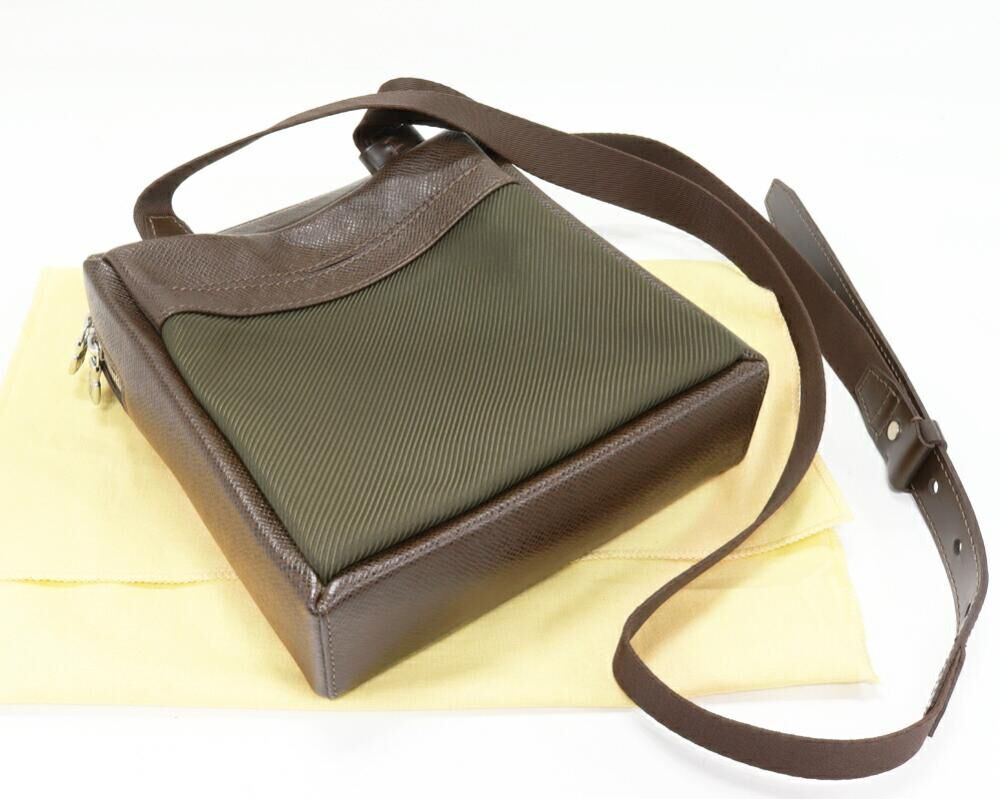 Louis Vuitton Shoulder Bags