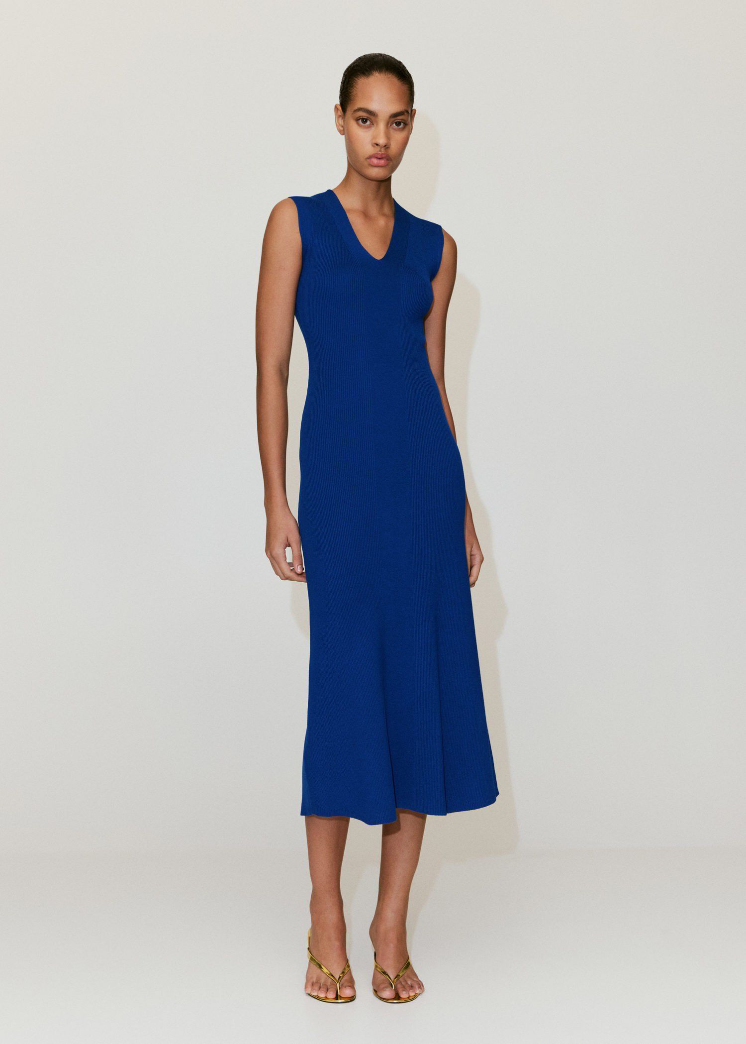 V-neck knitted dress
