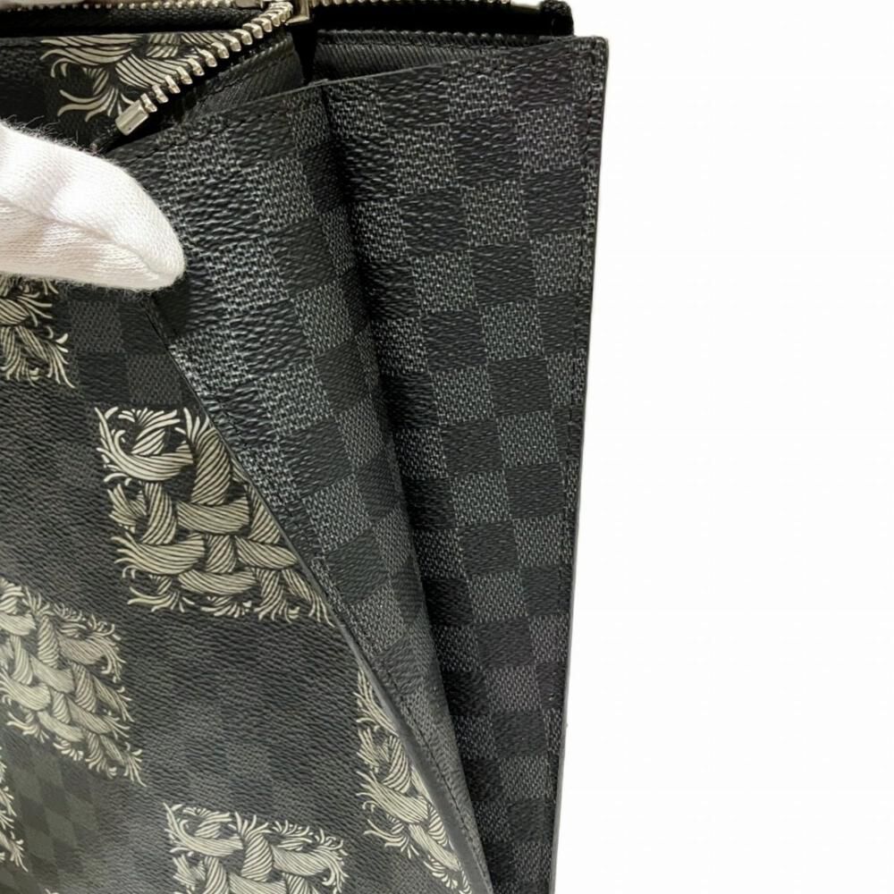 Louis Vuitton Clutch