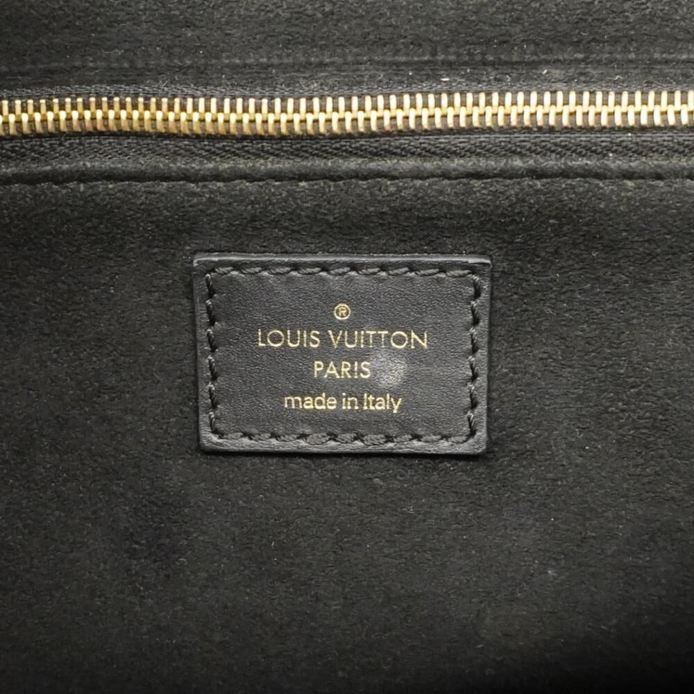Louis Vuitton Shoulder Bags