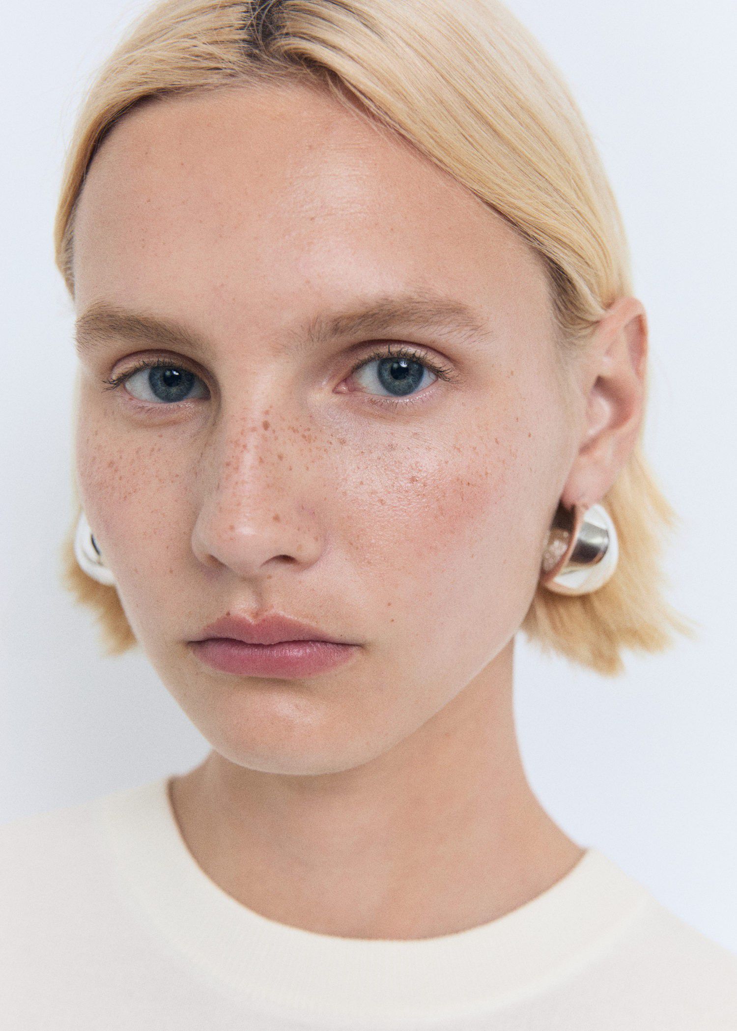 Short-sleeved fine-knit sweater