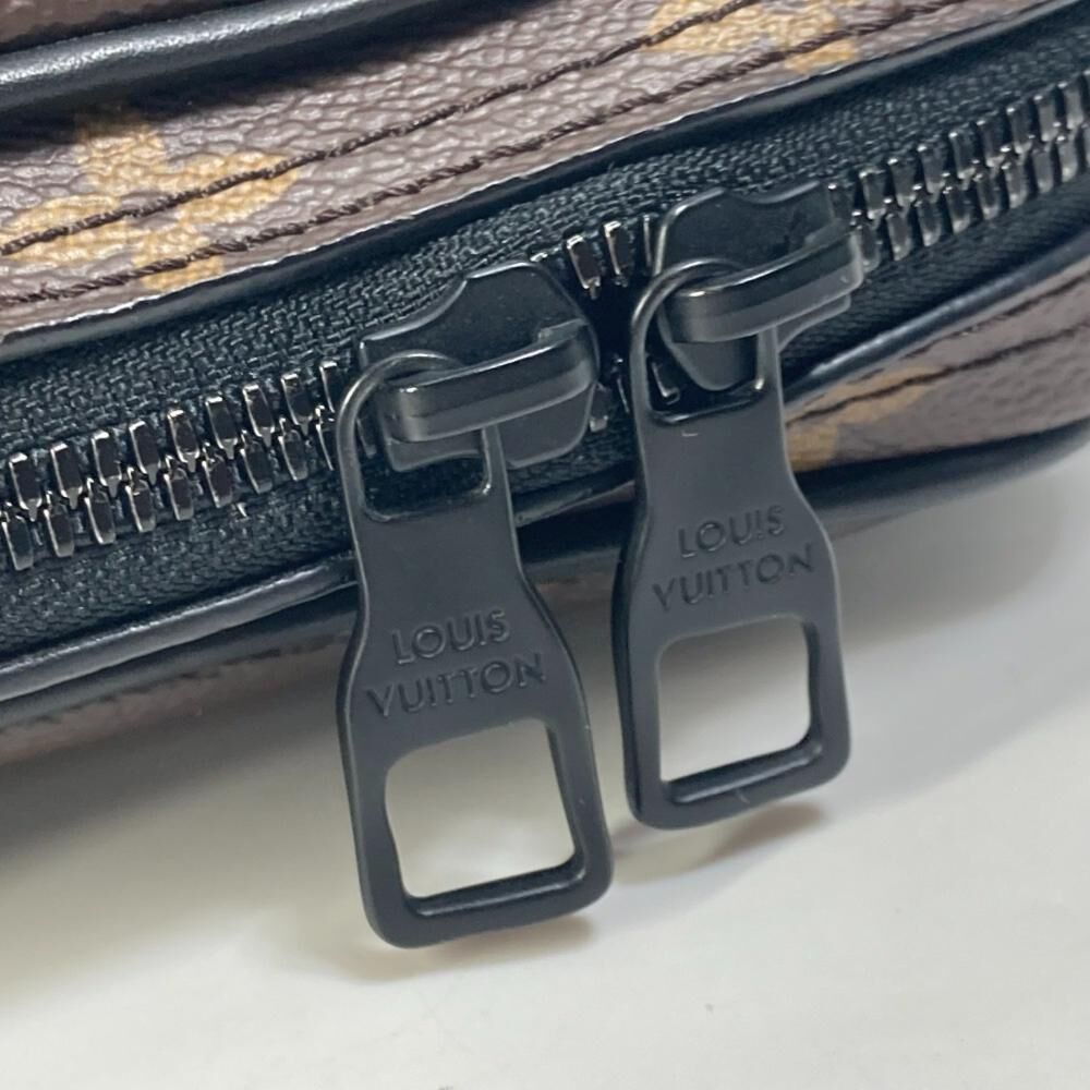Louis Vuitton Shoulder Bags