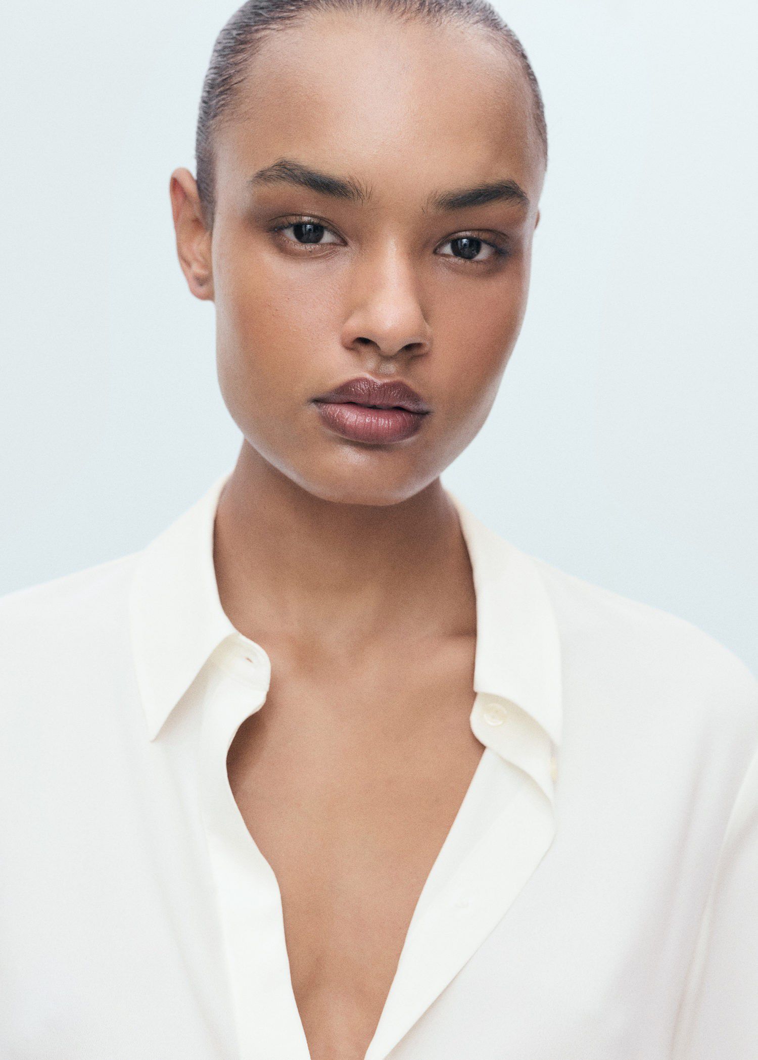 Fluid long-sleeved blouse