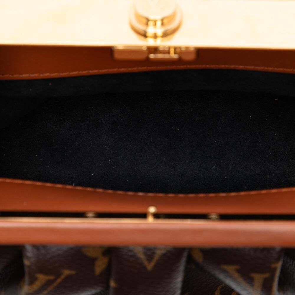 Louis Vuitton Shoulder Bags
