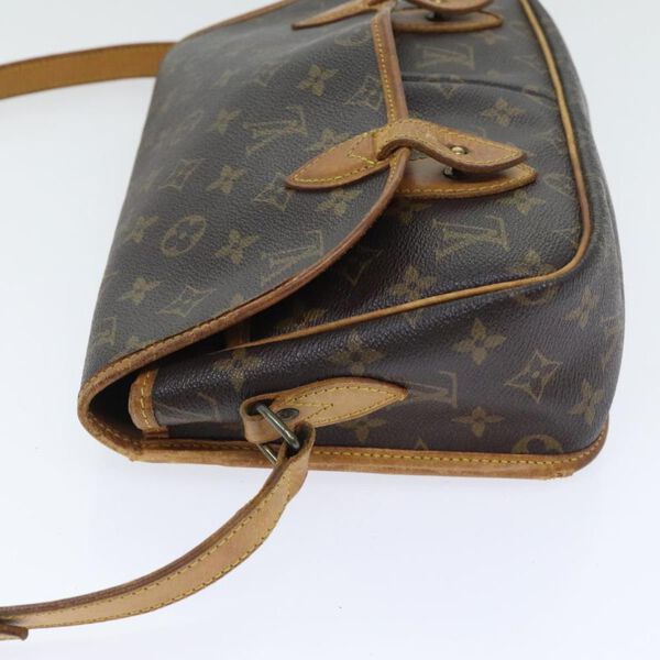 Louis Vuitton Shoulder Bags