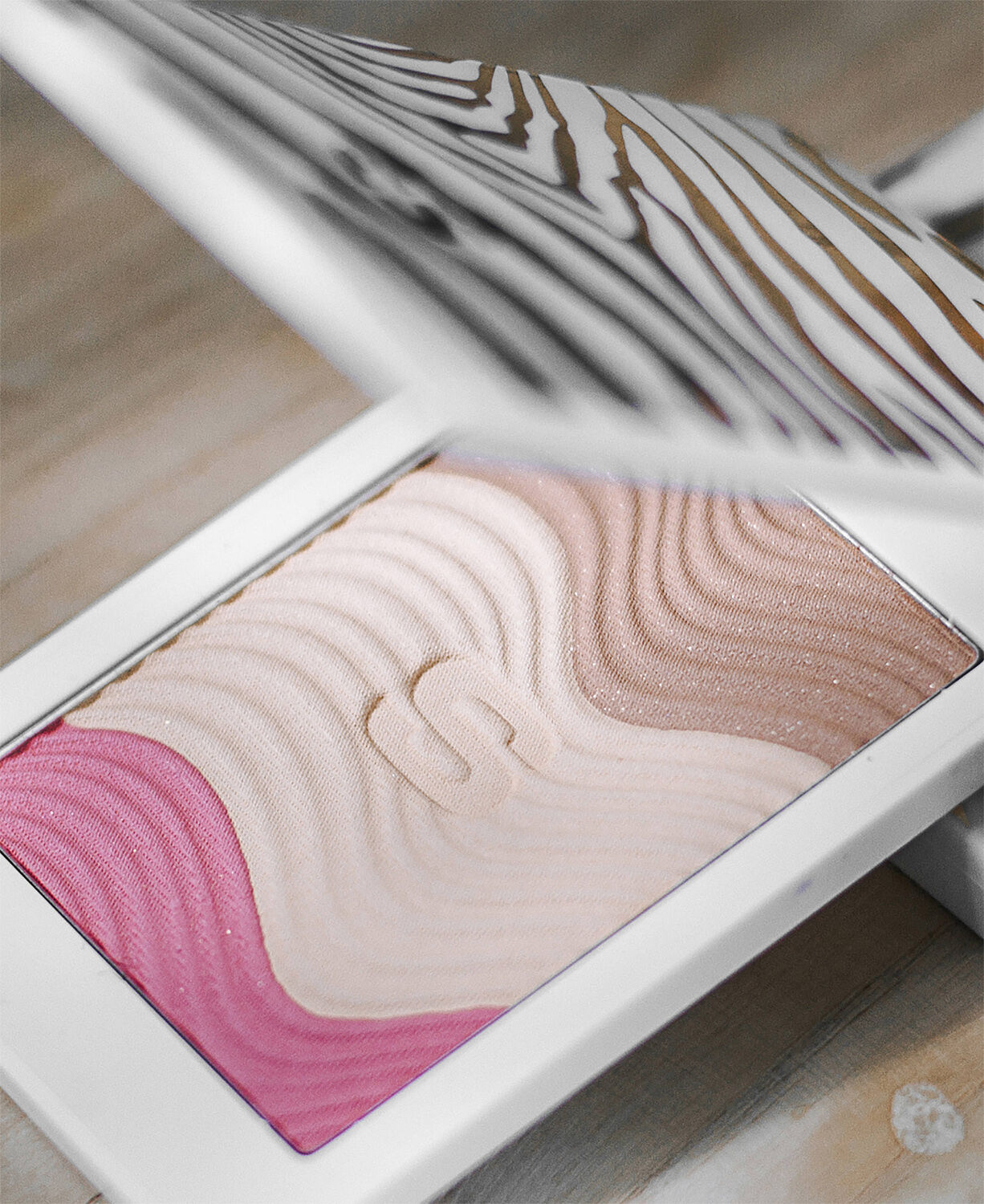 Phyto-Touche Trio P&ecirc;che Dor&eacute;e - Bronzing powder trio