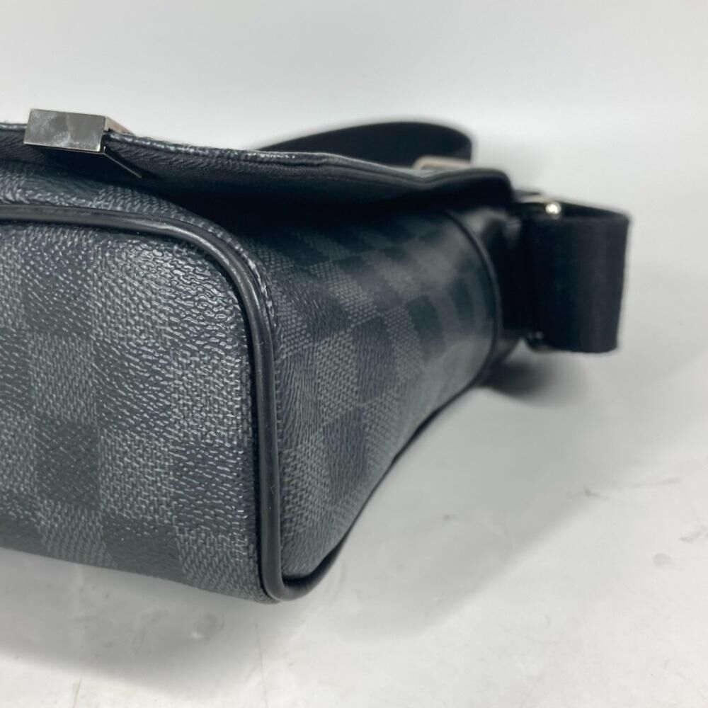 Louis Vuitton Messenger
