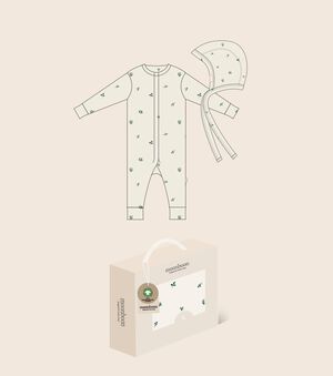 Sleep suit & bonnet giftbox