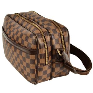 Louis Vuitton Reporter