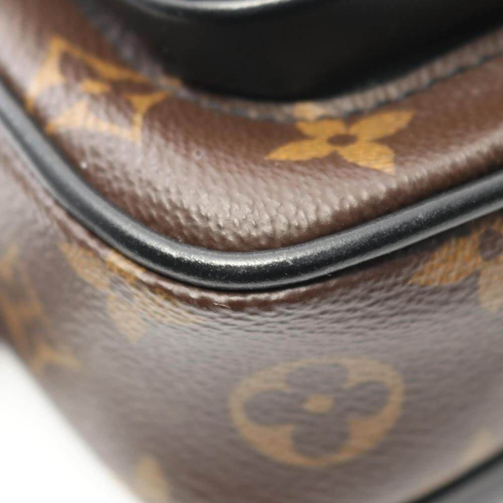 Louis Vuitton Shoulder Bags