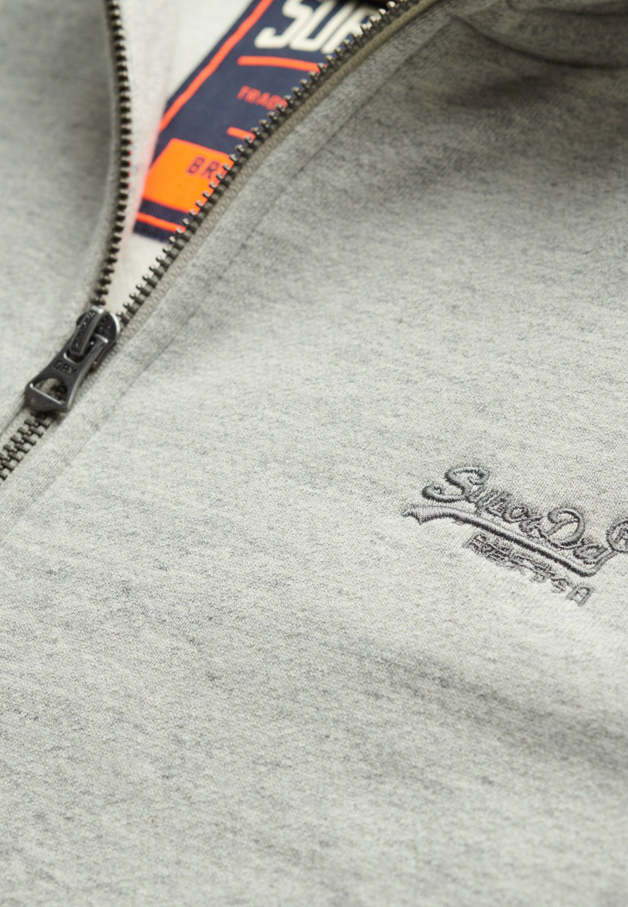 ESSENTIAL LOGO TRACK TOP
