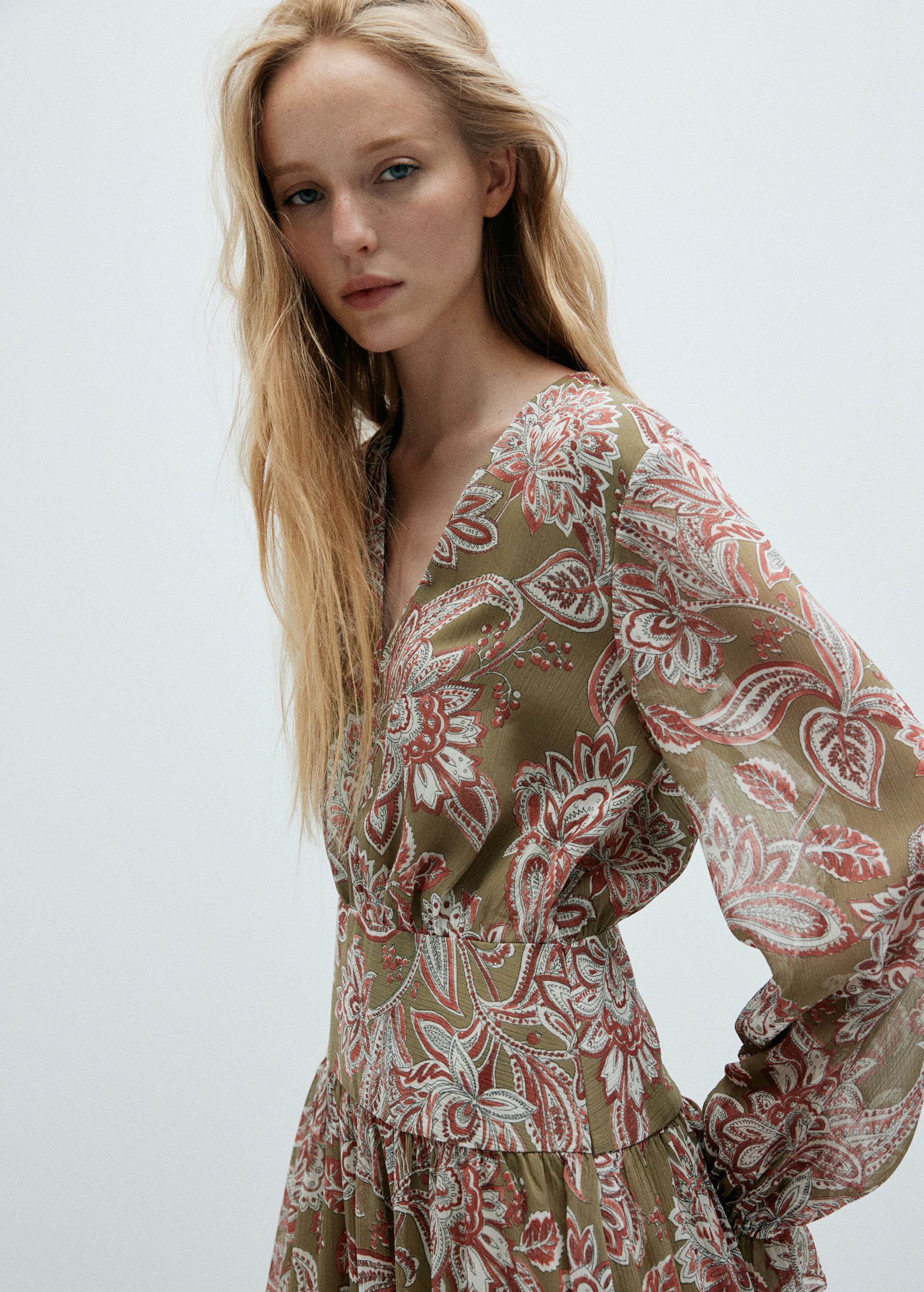 Midi dress with textured floral chi