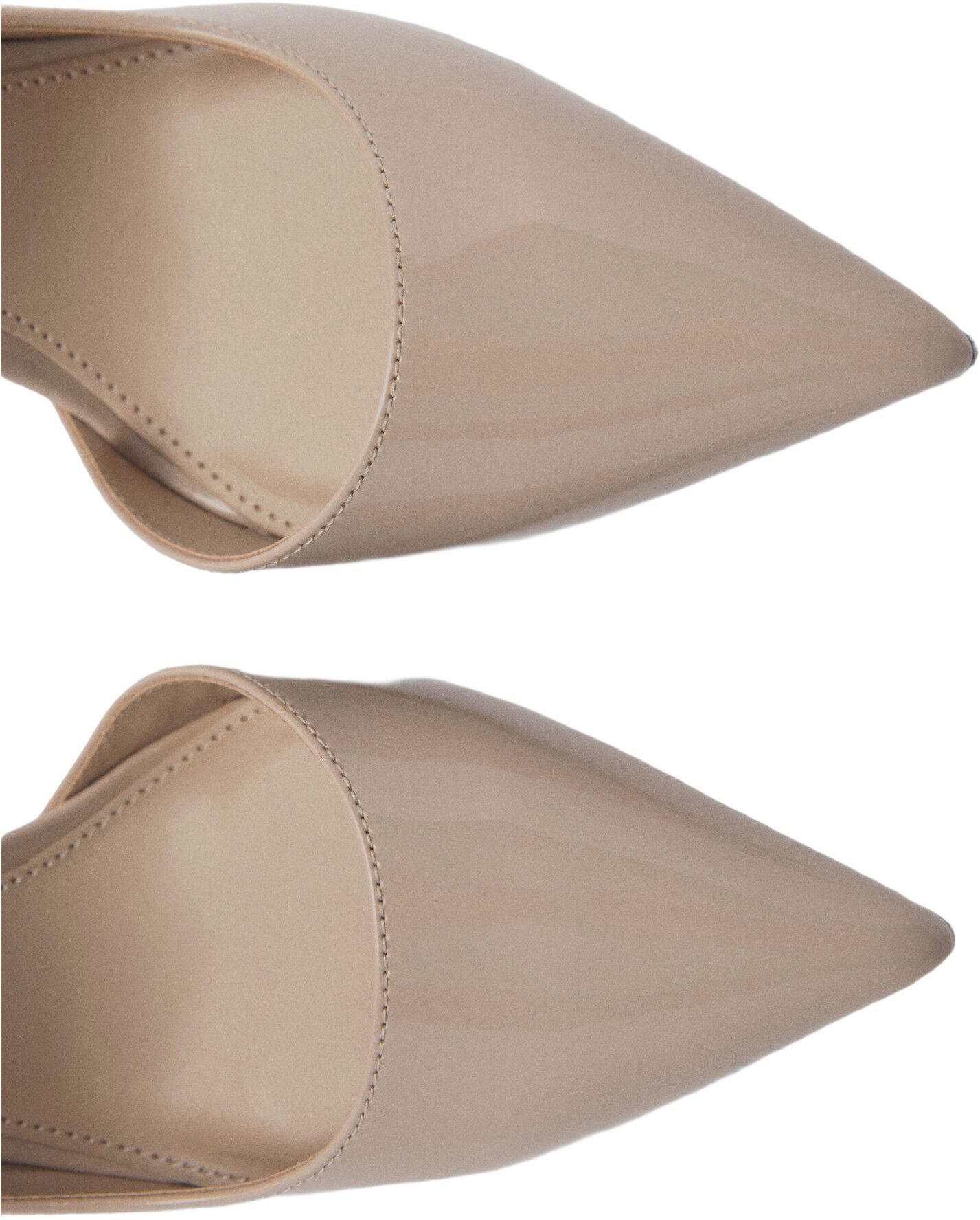 Asymmetrical heeled shoes