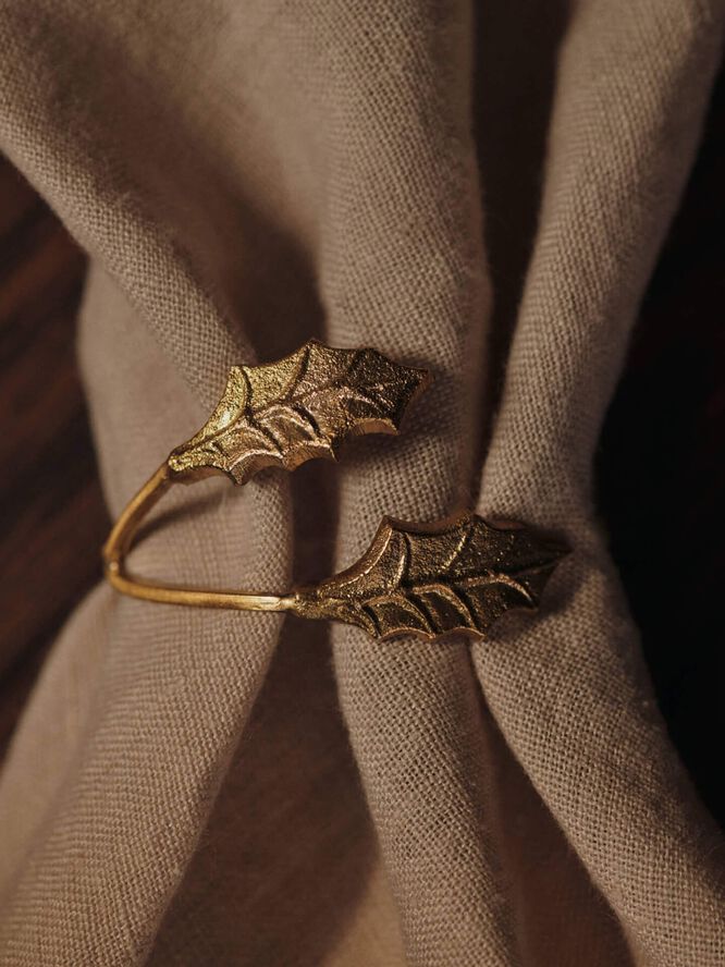 Holly Leaf Napkin Rings - Set of 4 - Brass