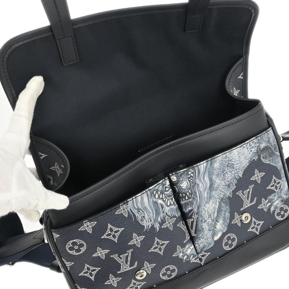 Louis Vuitton Messenger