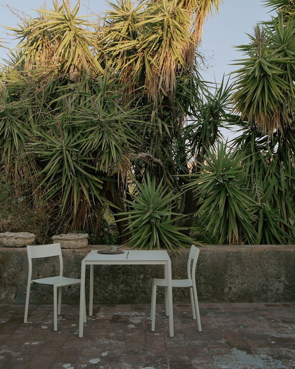 May Chair, Outdoor, Steel, Light Grey