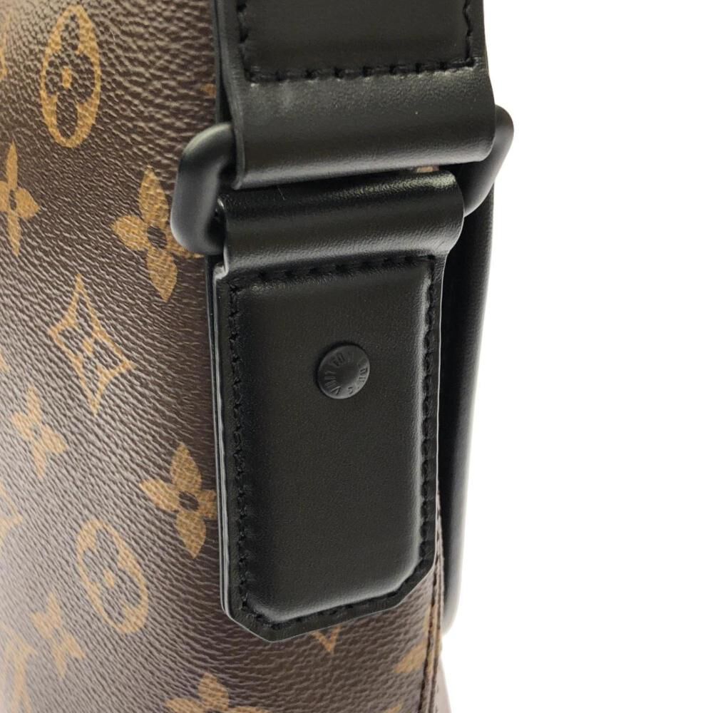Louis Vuitton Shoulder Bags