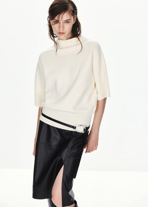 Fine-knit roll-neck jumper