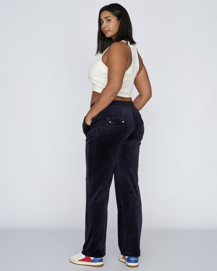 Del Ray Classic Velour Pant Pocket Design