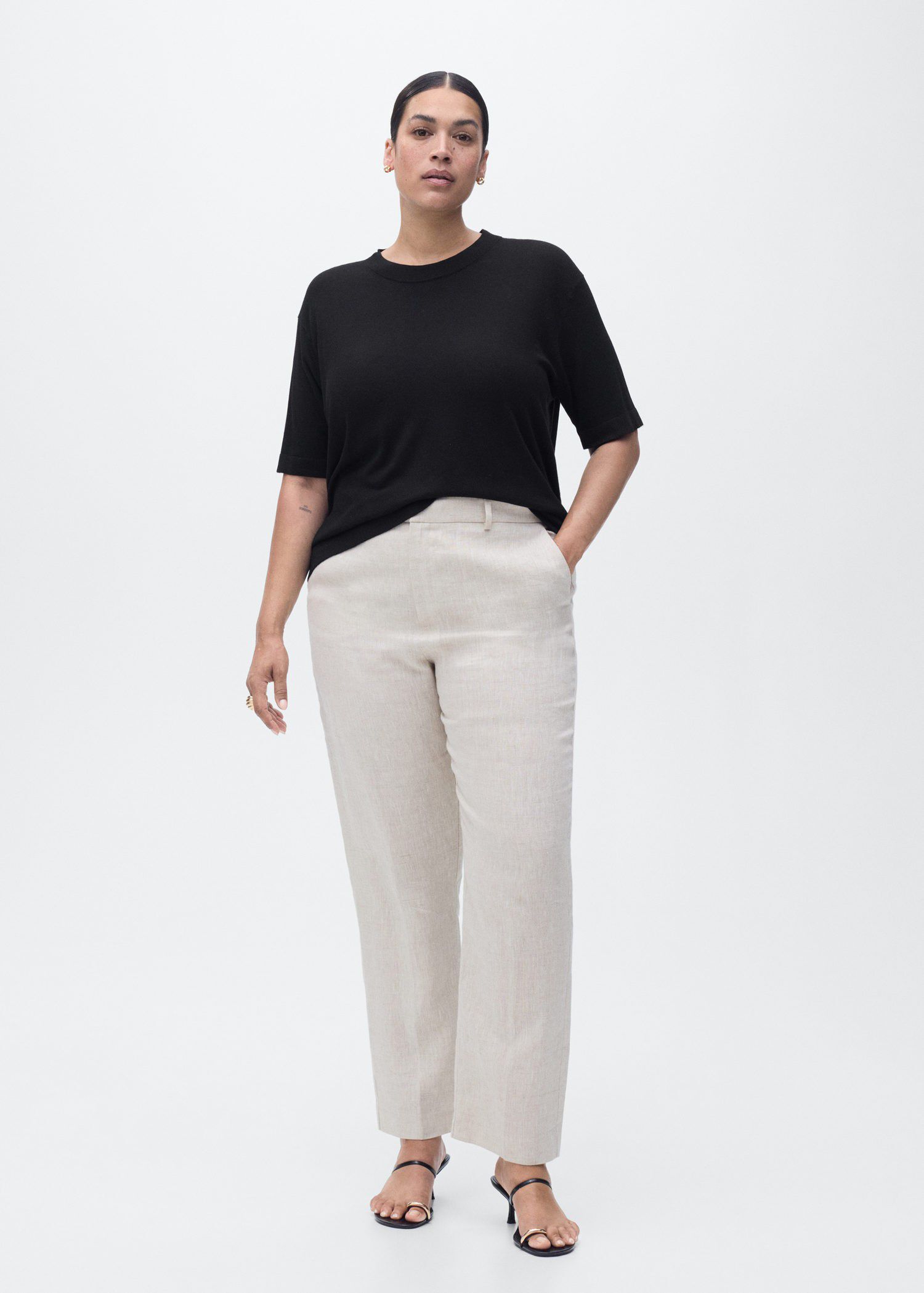 Short-sleeved fine-knit sweater