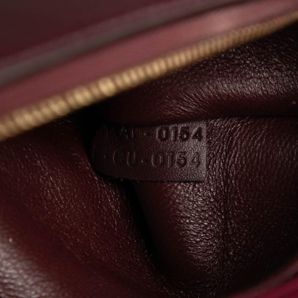 C&eacute;line Trapeze