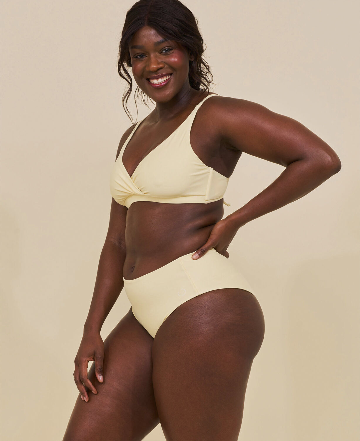 Ubud h&ouml;gmidjade bikinitrosa