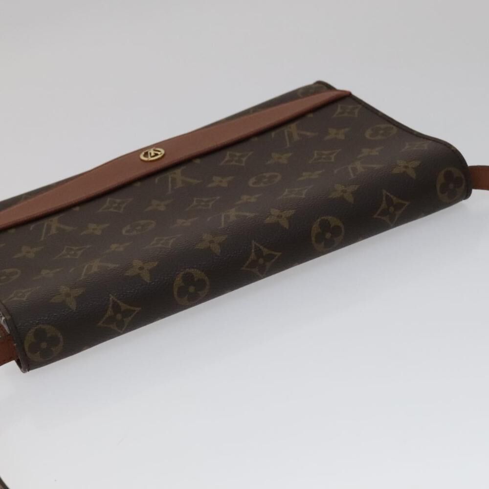 Louis Vuitton Shoulder Bags