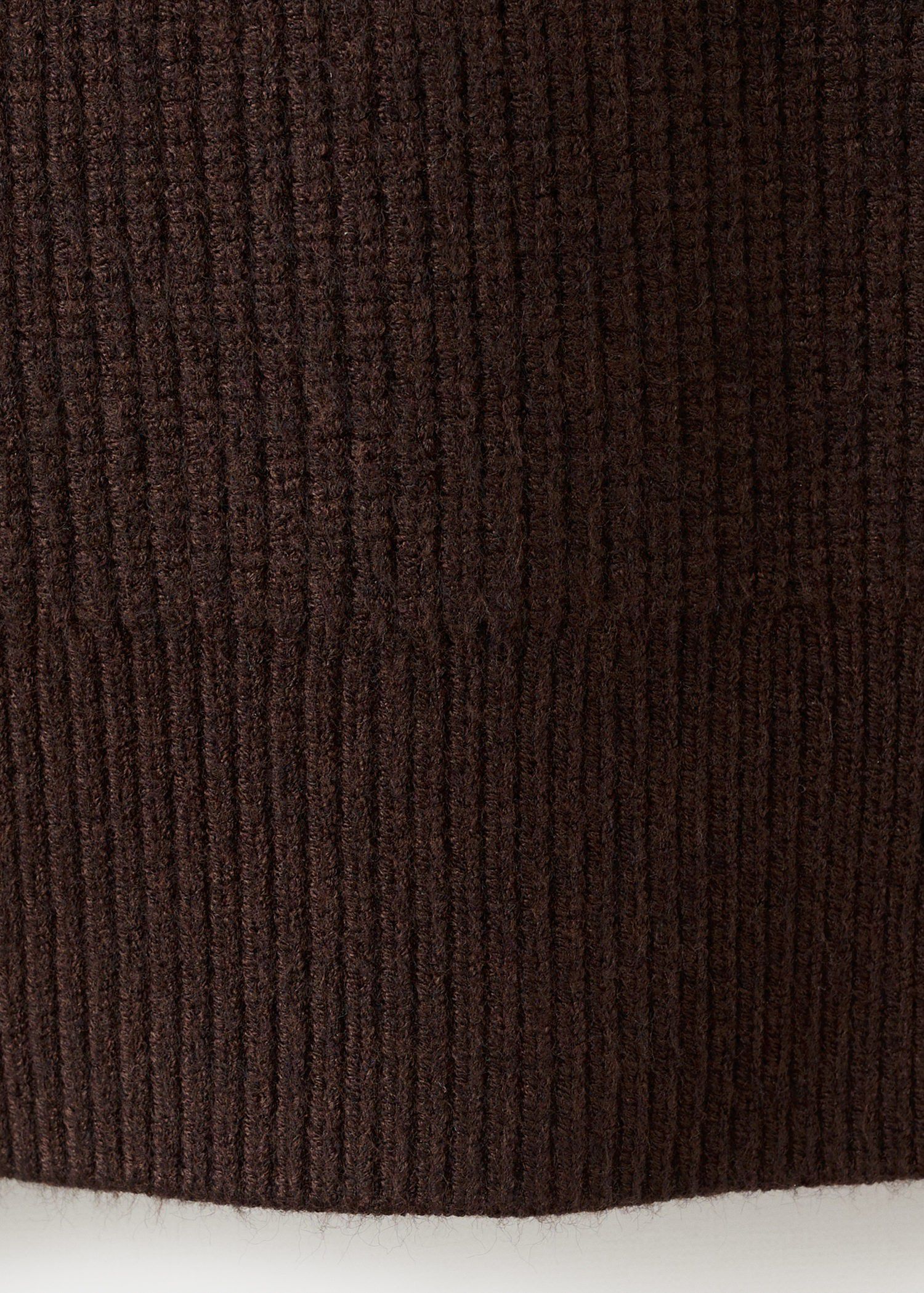 Sweater with contrasting zip collar