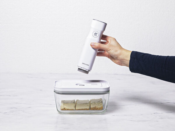 Fresh & Save Vakuumpump med laddningslock Vit