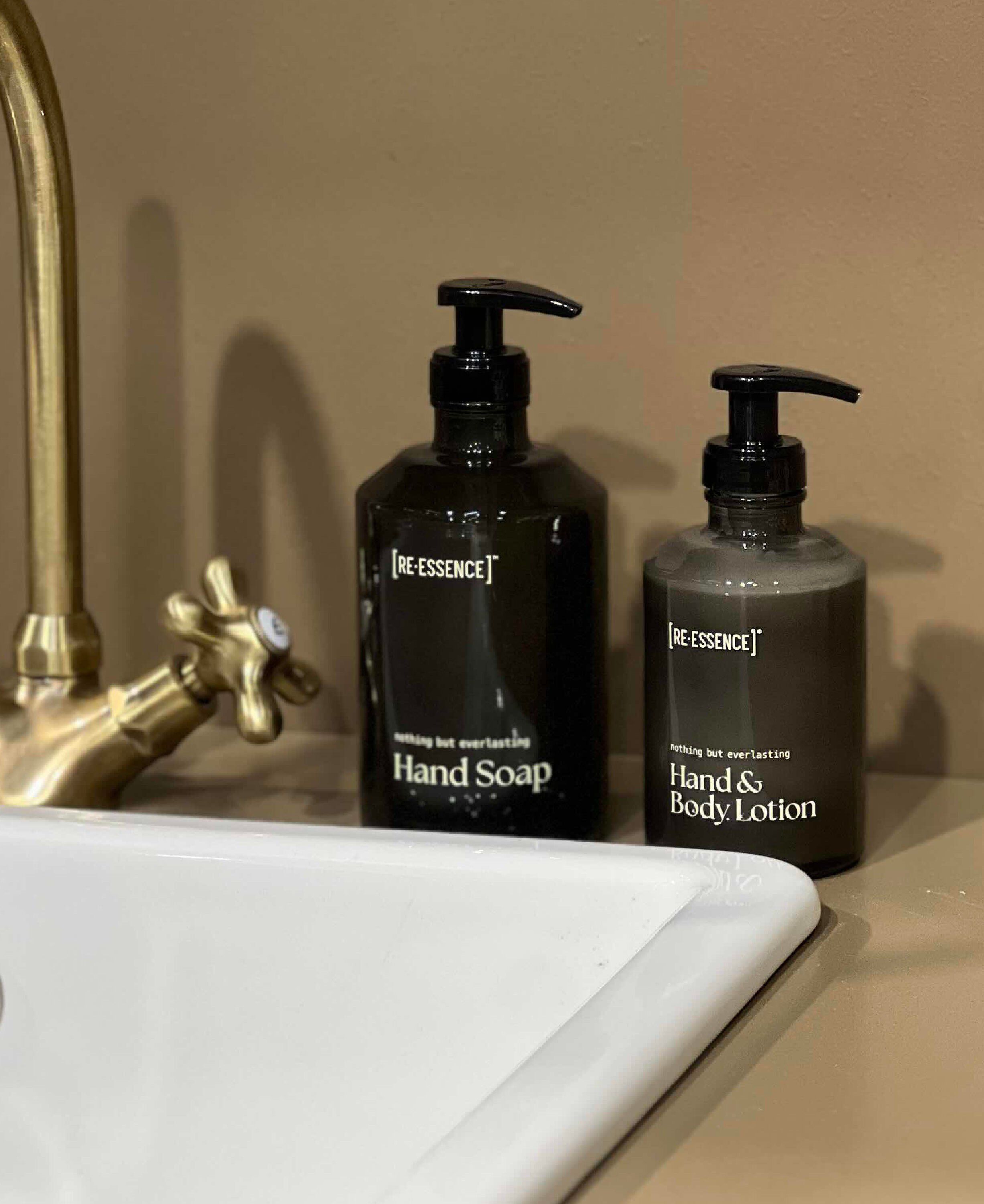 Gave&aelig;ske Hand & Body Duo Lemongrass/Rosemary/Cedar wood.