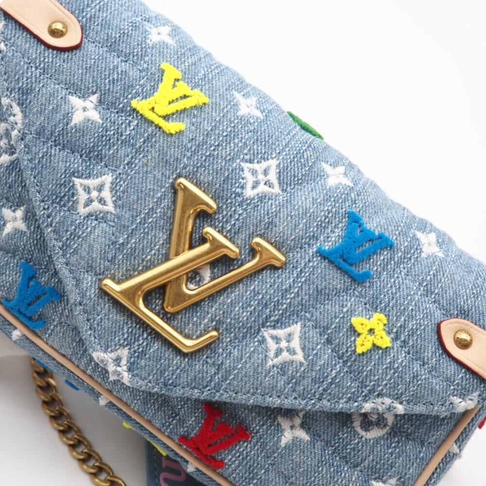 Louis Vuitton Shoulder Bags