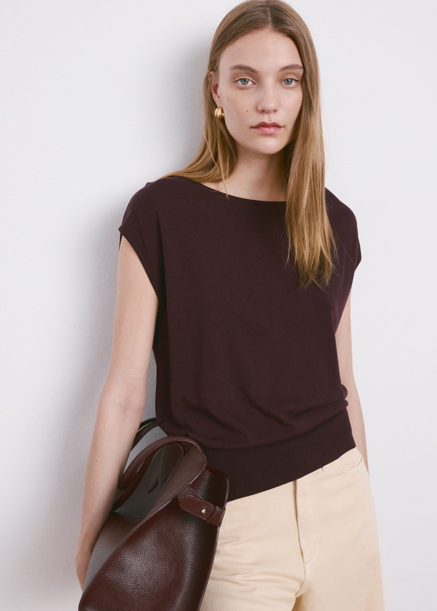 Short-sleeved knitted sweater