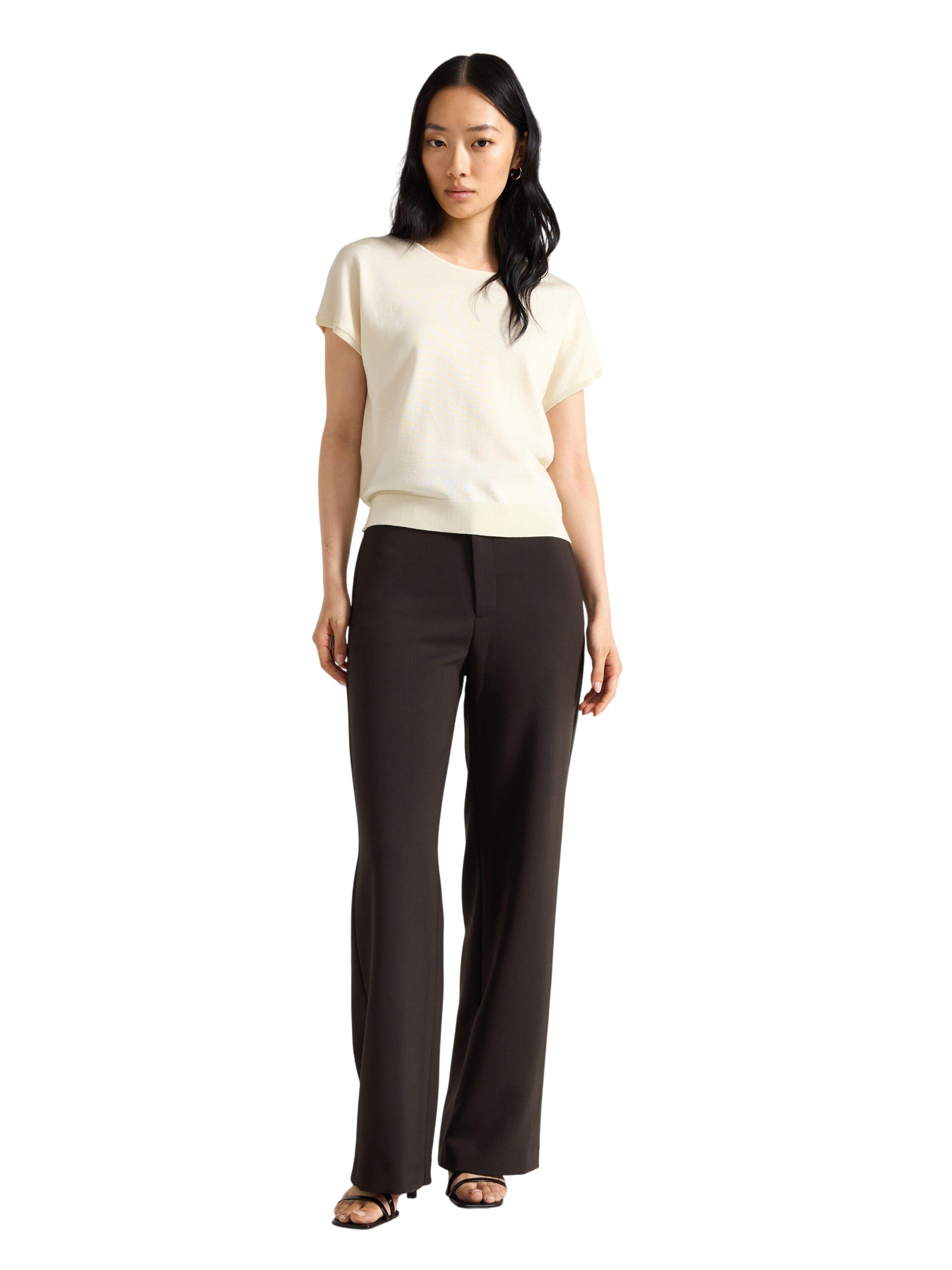 Fine-knit short-sleeved top