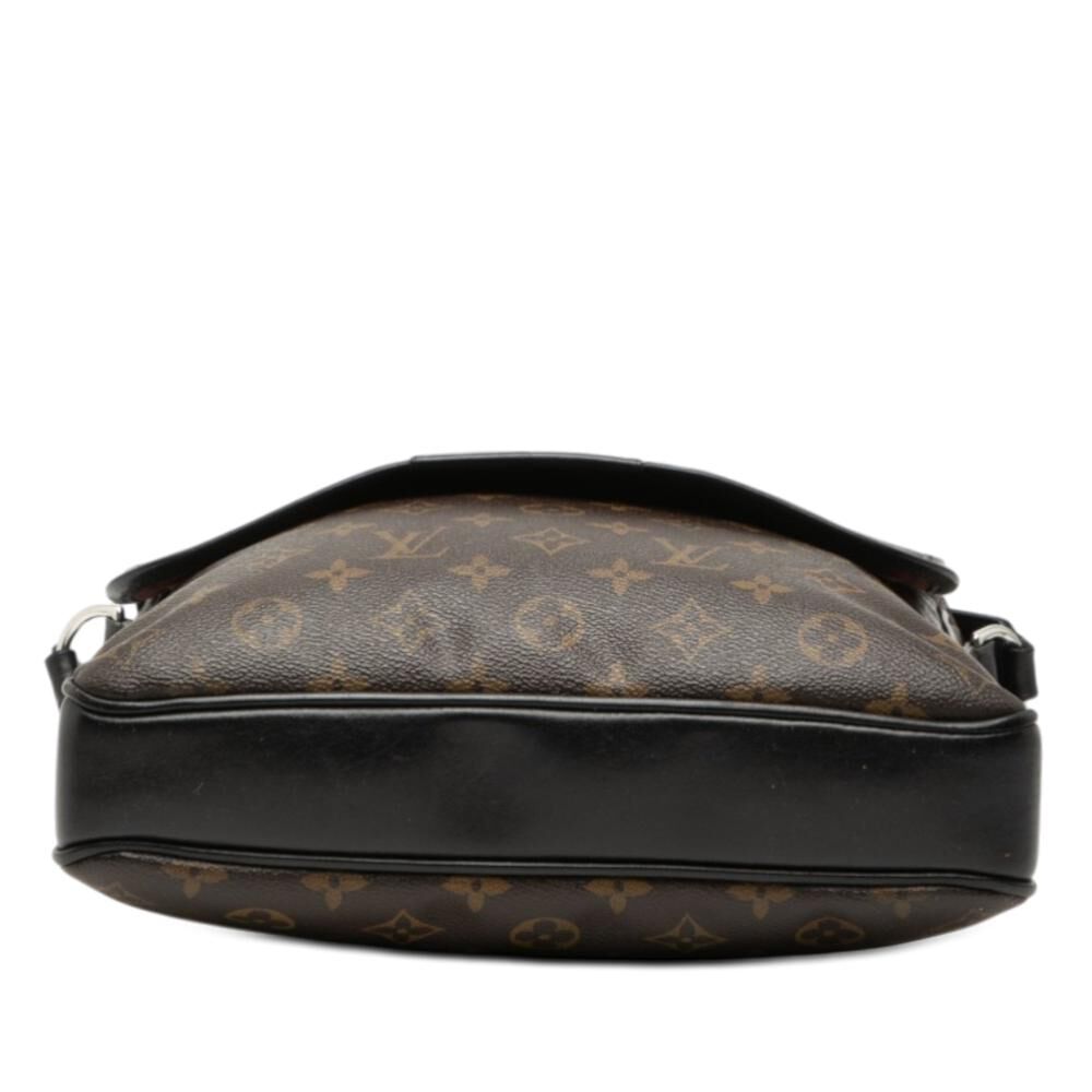 Louis Vuitton Shoulder Bags