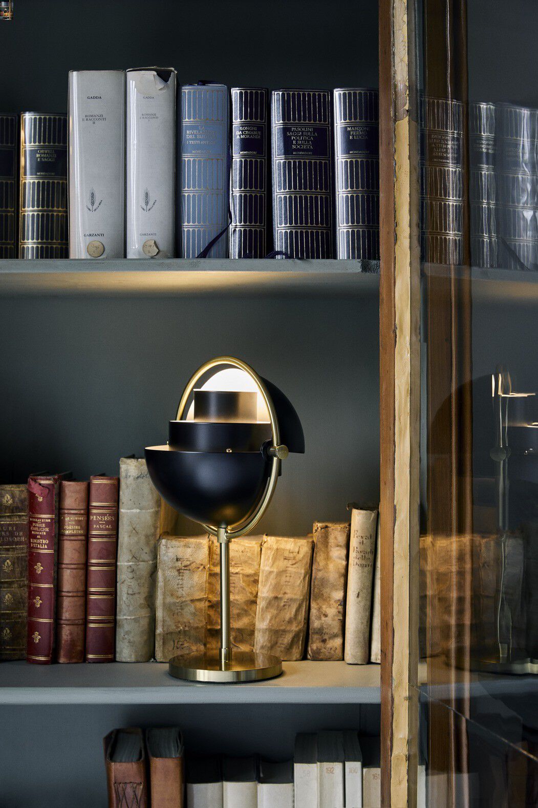 Multi-Lite Portable Lamp, EU (Base: Brass, Shade: Black Semi Matt)