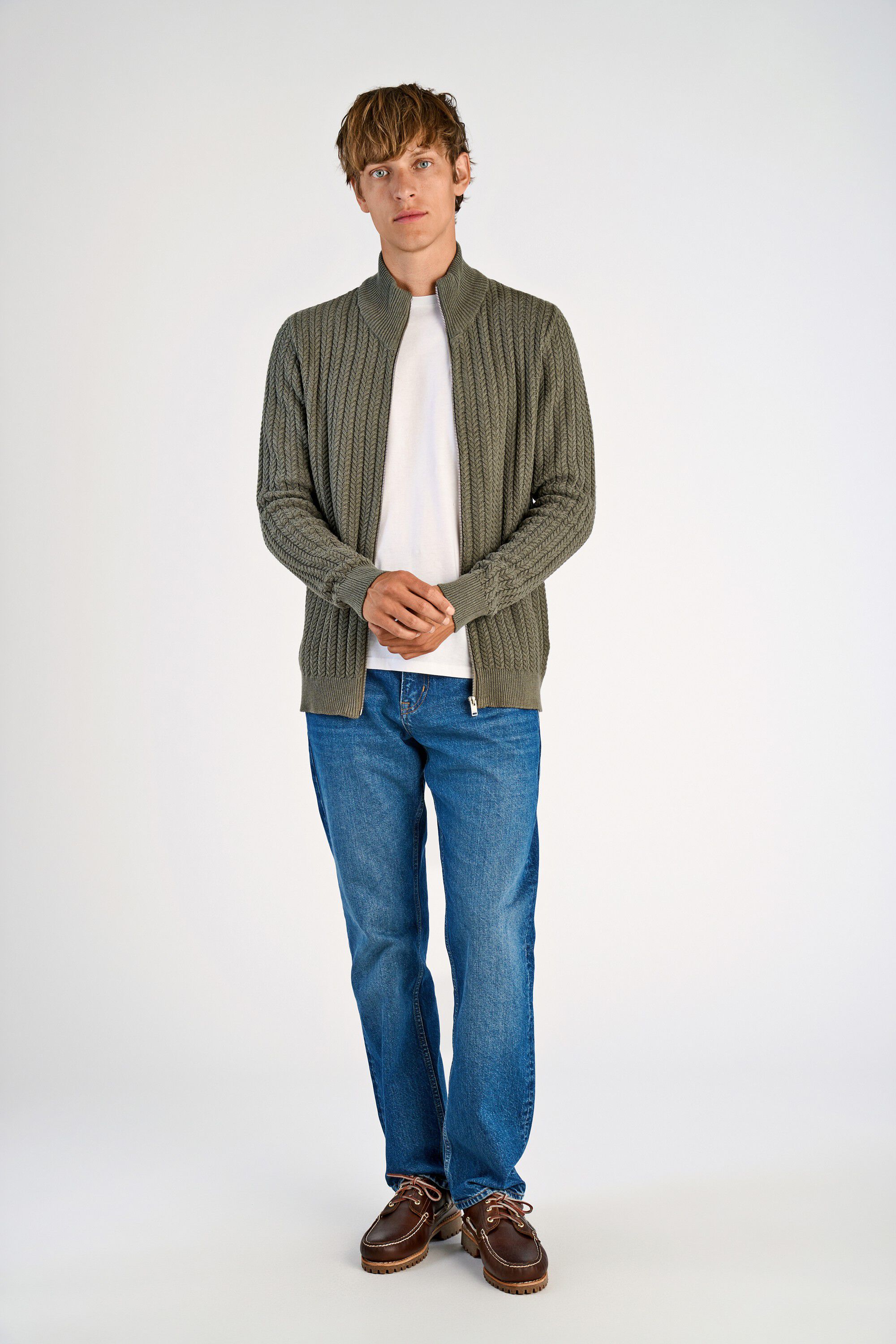 Recycle cabel knit zip cardiga