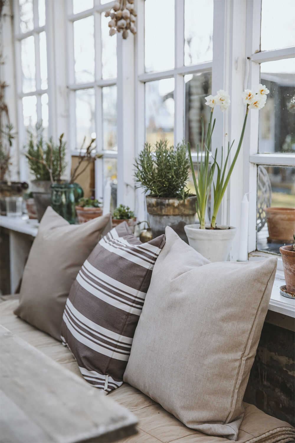 Fossflakes utomhuskudde 50x50 cm. Taupe