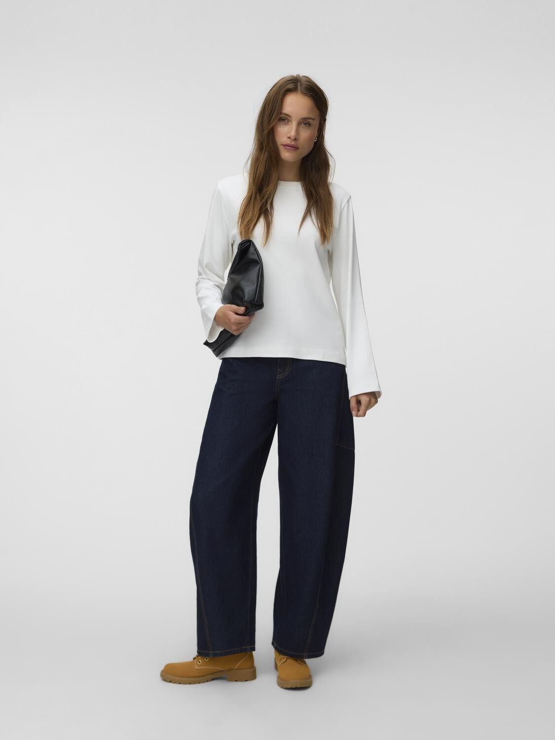 Awnaima Ls O-Neck Boxy T-Shirt Noos