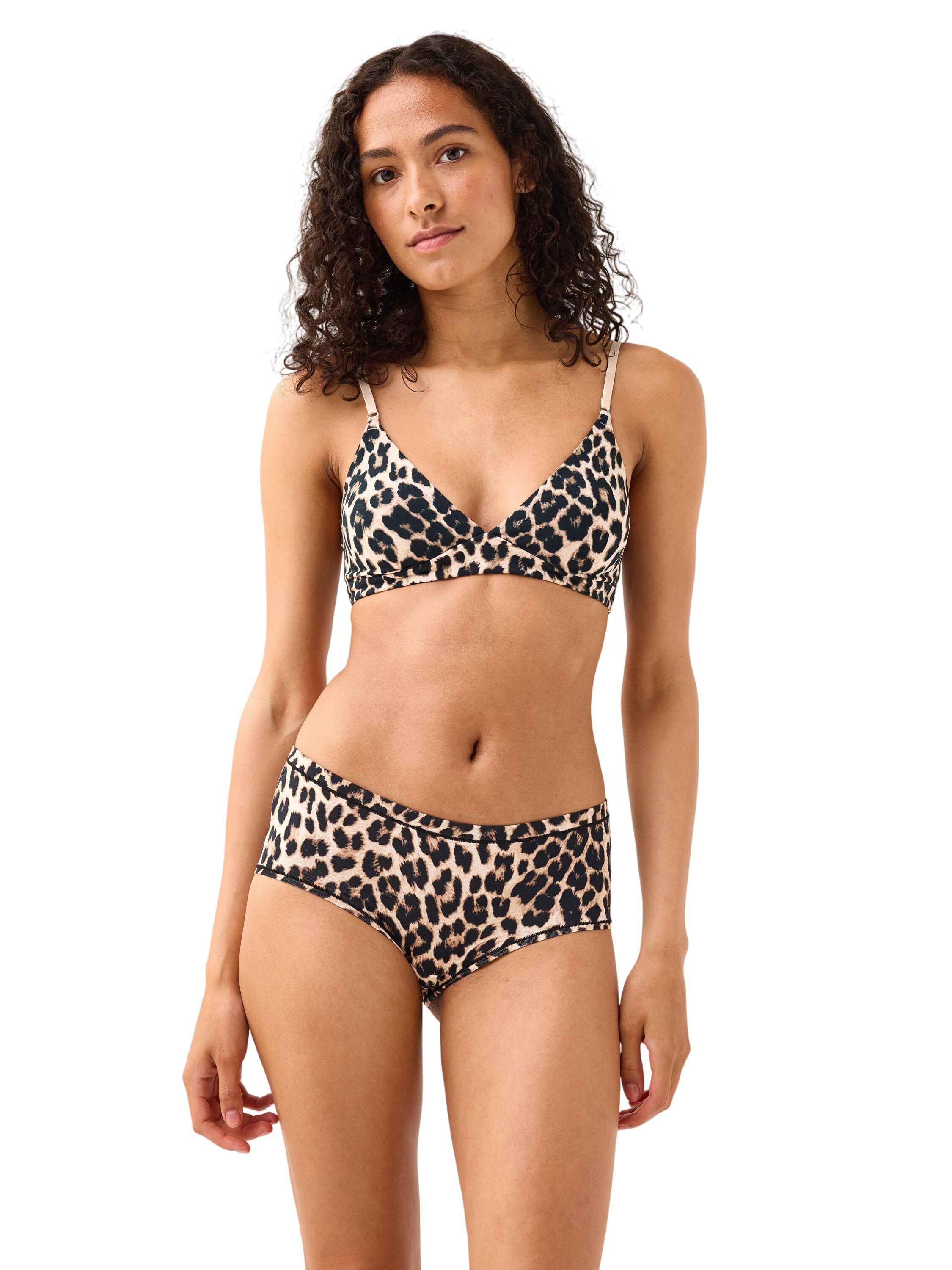 Comfortable cotton briefs with a re