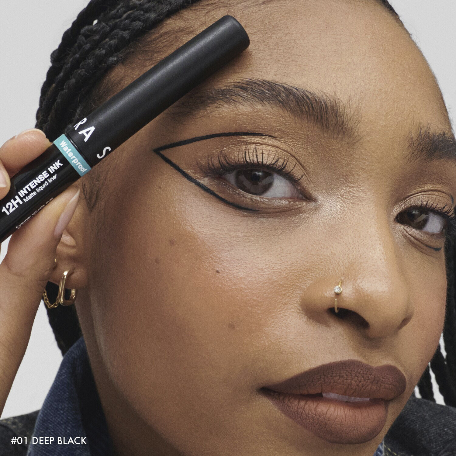 Intense Ink Liner - Intensiv och matt, flytande eyeliner