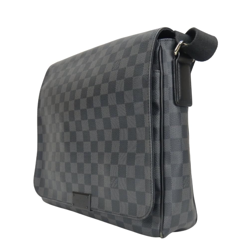 Louis Vuitton District