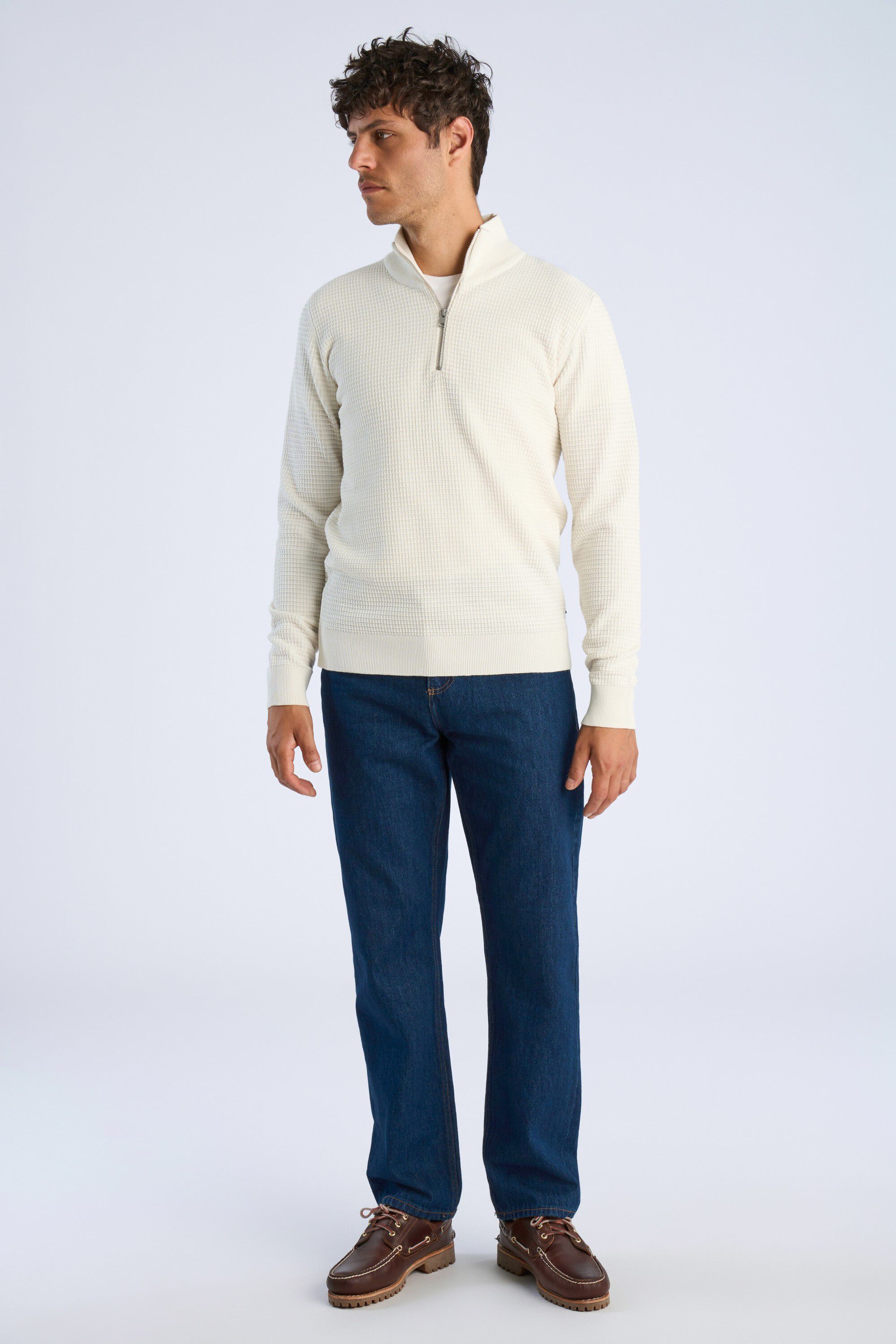 Structure half zip
