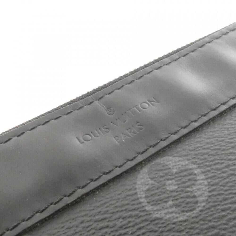 Louis Vuitton Clutch