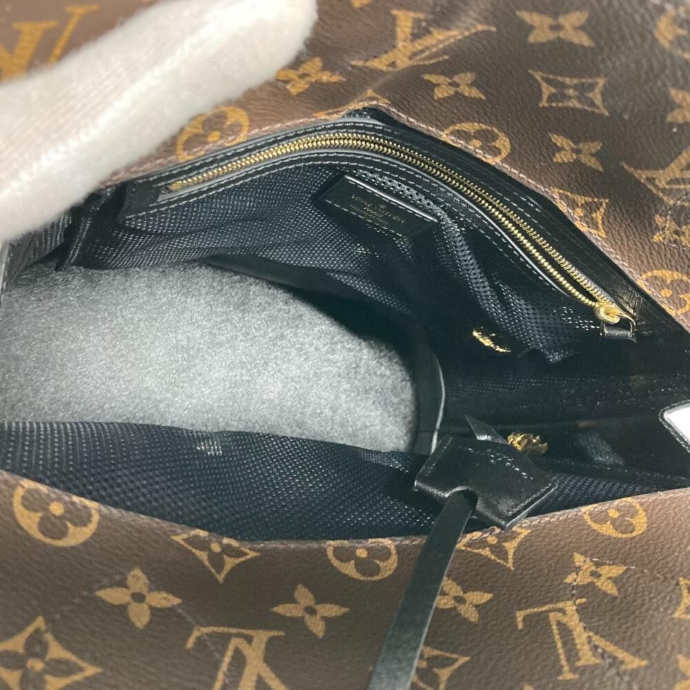 Louis Vuitton Shoulder Bags